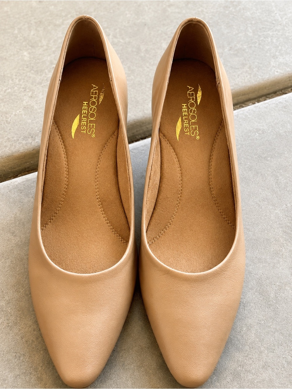 Aerosoles Heelrest Stardom Taupe Pointed Toe Kitten Heel Pumps Size 9M
